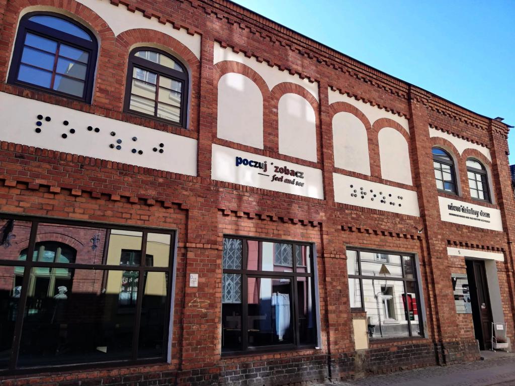 Niewidzialny Dom - zdjęcie 1